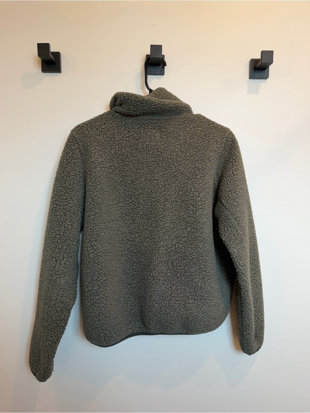 Vuori Olive Green Sherpa Zip Hoodie with Contrasting Pocket Trim - Picture 4 of 4